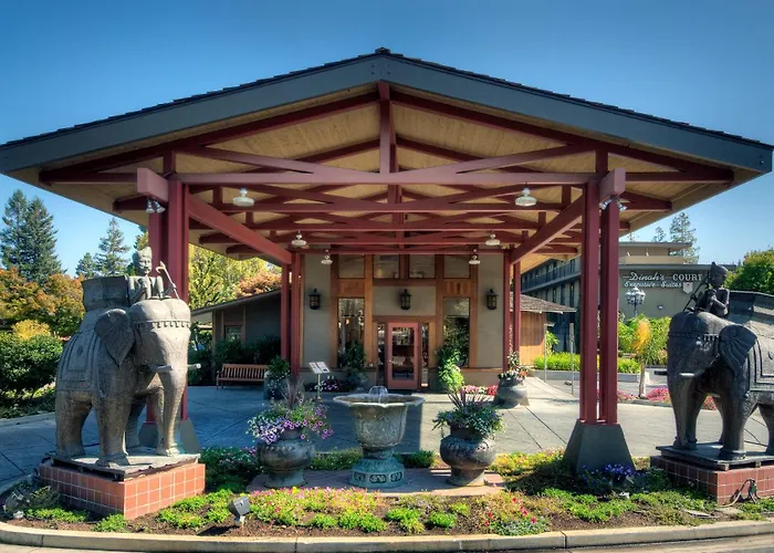 Dinah'S Garden Hotel